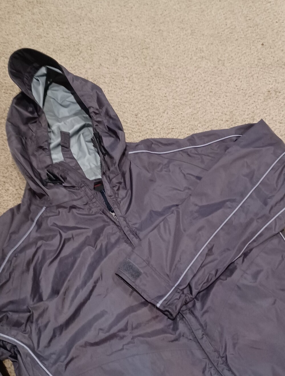 Kelty Full Zip Windbreaker Rain Jacket W/ Vents & Stoe Away Hood Size M